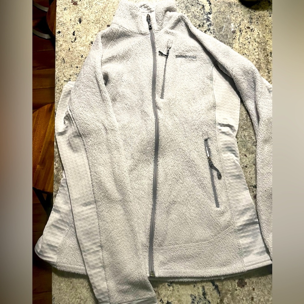 Patagonia white fuzzy zipup size small